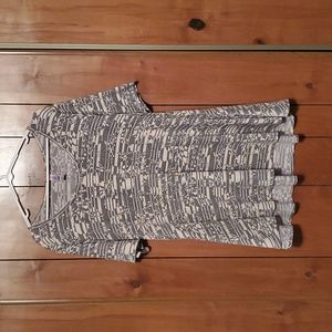 LuLaRoe Shirt, L